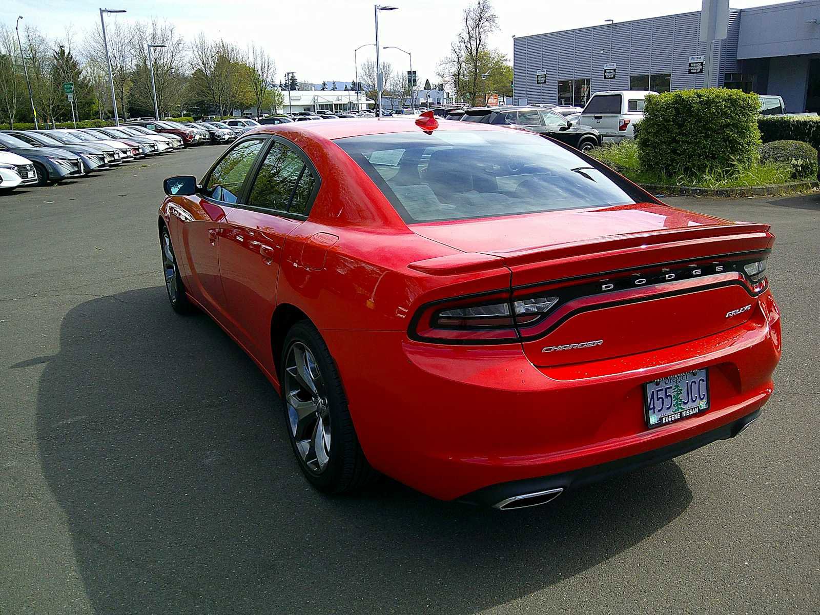 Used 2015 Dodge Charger SXT image 3