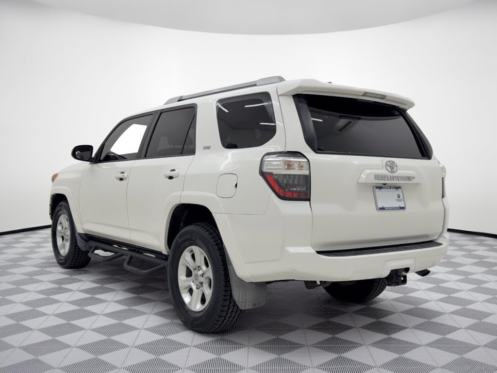 Used 2016 Toyota 4Runner SR5 RWD image 3