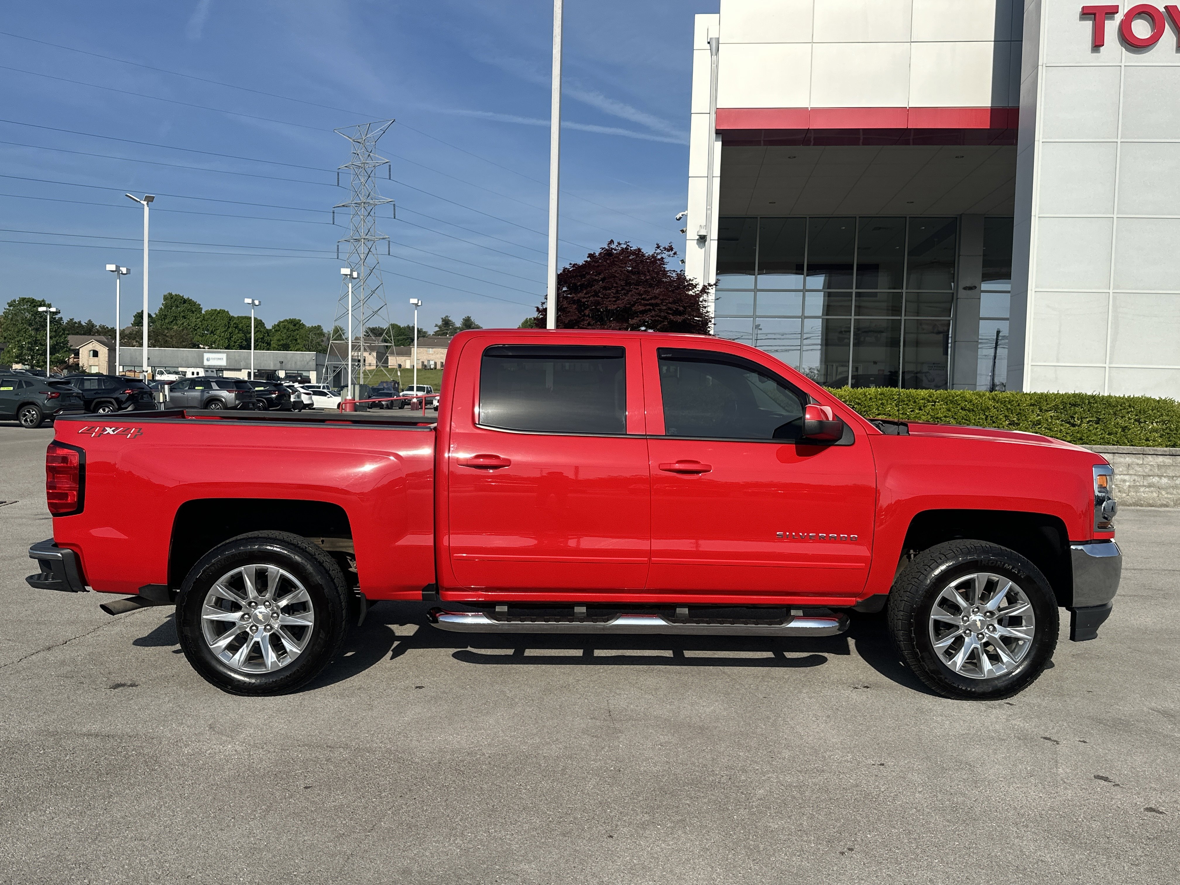 Used 2018 Chevrolet Silverado 1500 LT w/ All Star Edition AWD/4WD image 4