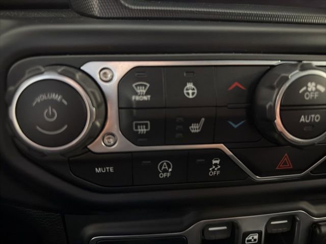 Used 2021 Jeep Wrangler Unlimited Sahara w/ Uconnect 4C Nav & Sound Group image 26