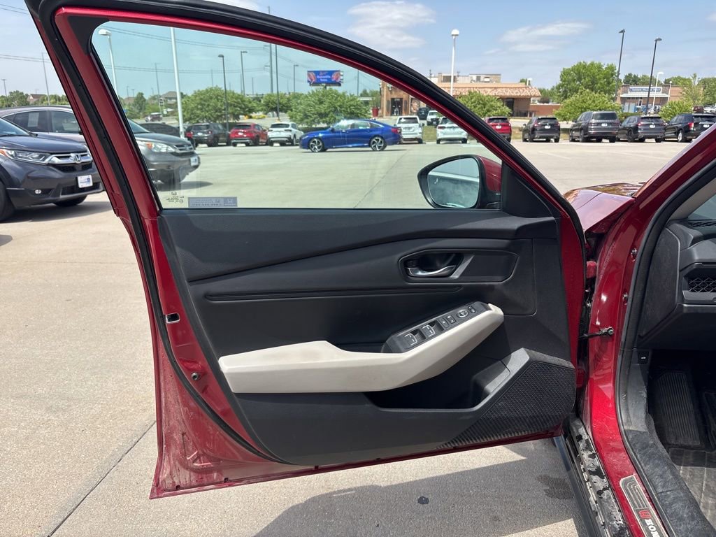 Used 2023 Honda Accord EX image 8