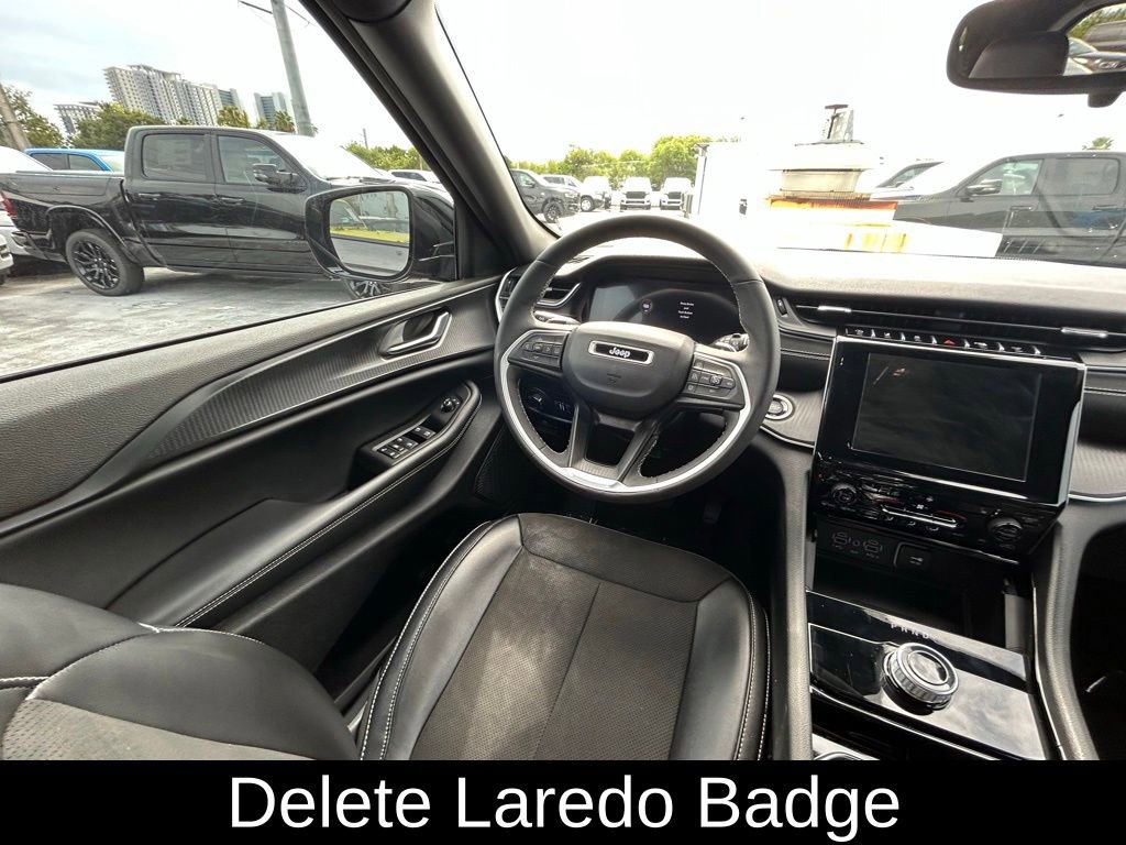 Used 2023 Jeep Grand Cherokee Altitude AWD/4WD image 9