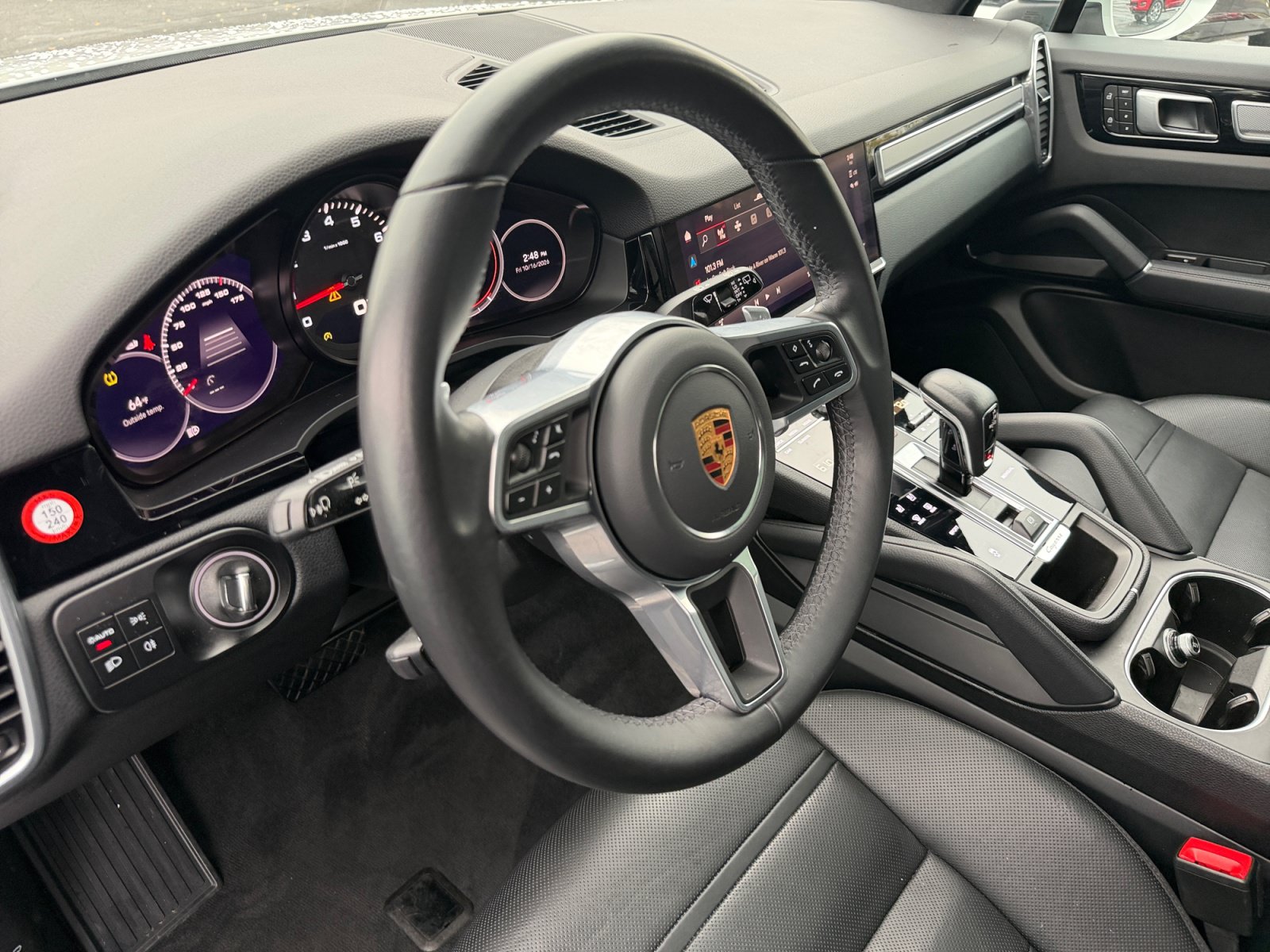 Used 2022 Porsche Cayenne Platinum Edition AWD/4WD image 4