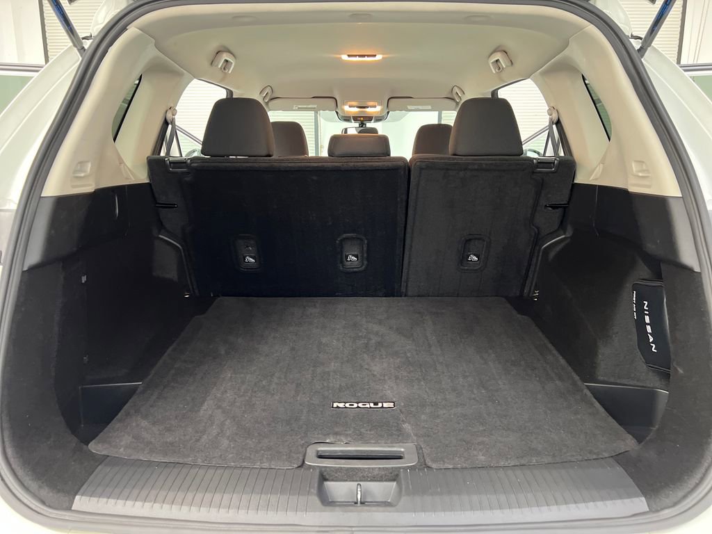 Used 2024 Nissan Rogue S FWD image 28