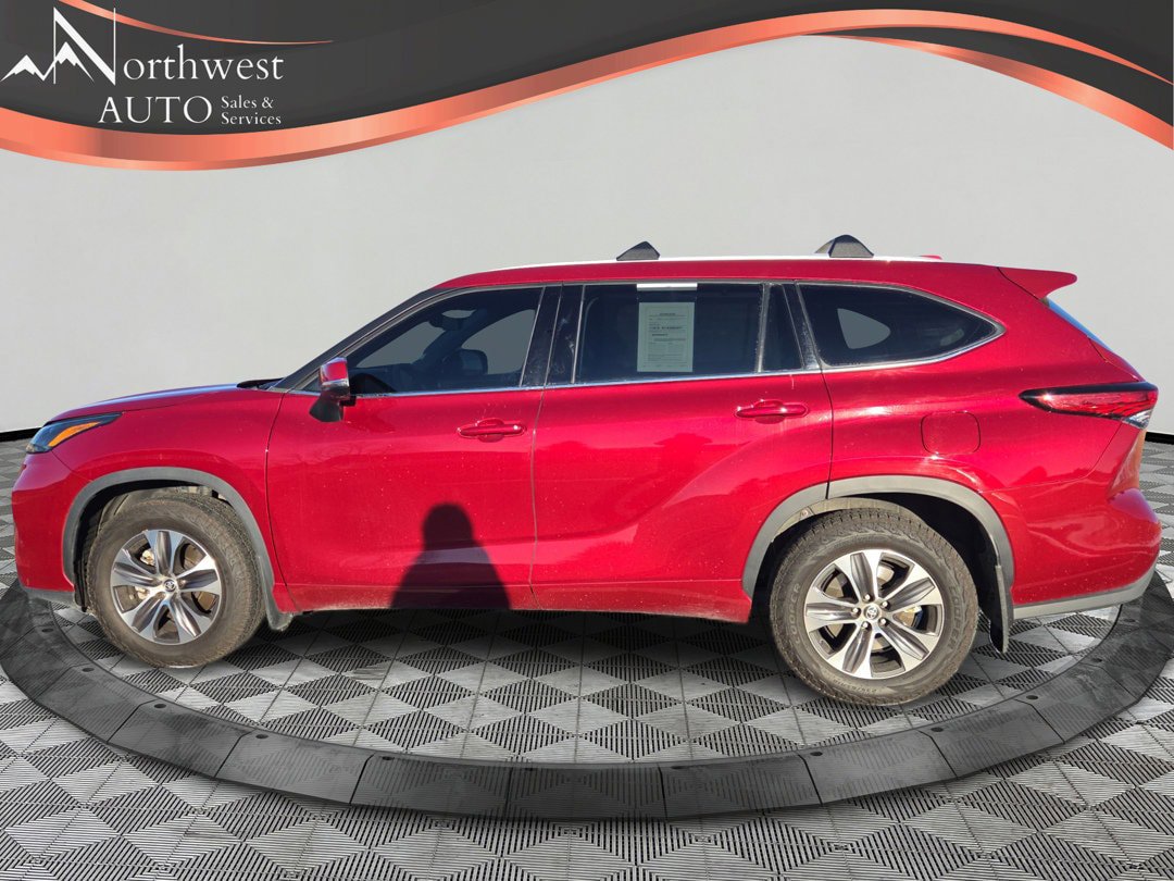 Used 2022 Toyota Highlander XLE image 8