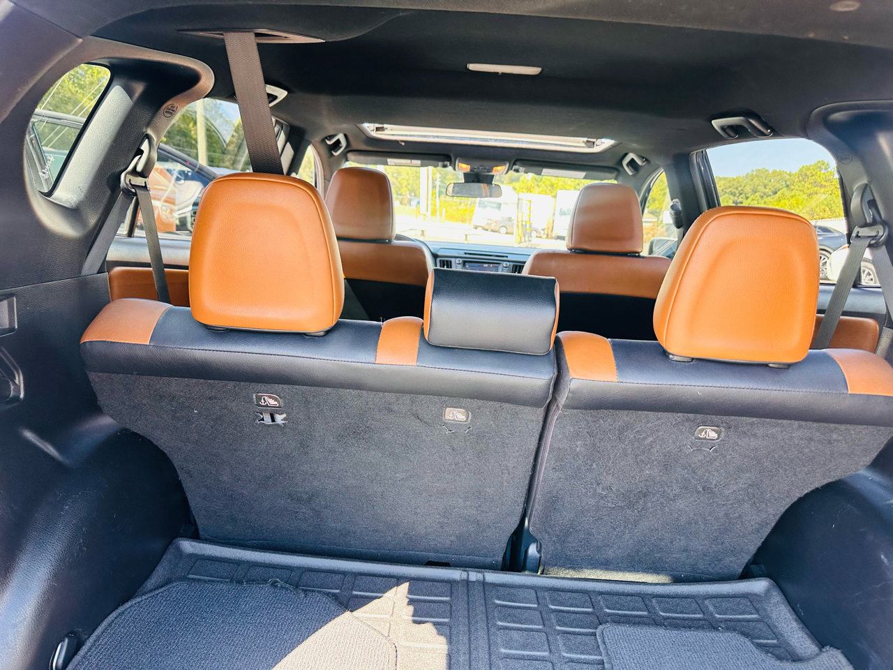 Used 2016 Toyota RAV4 SE image 31