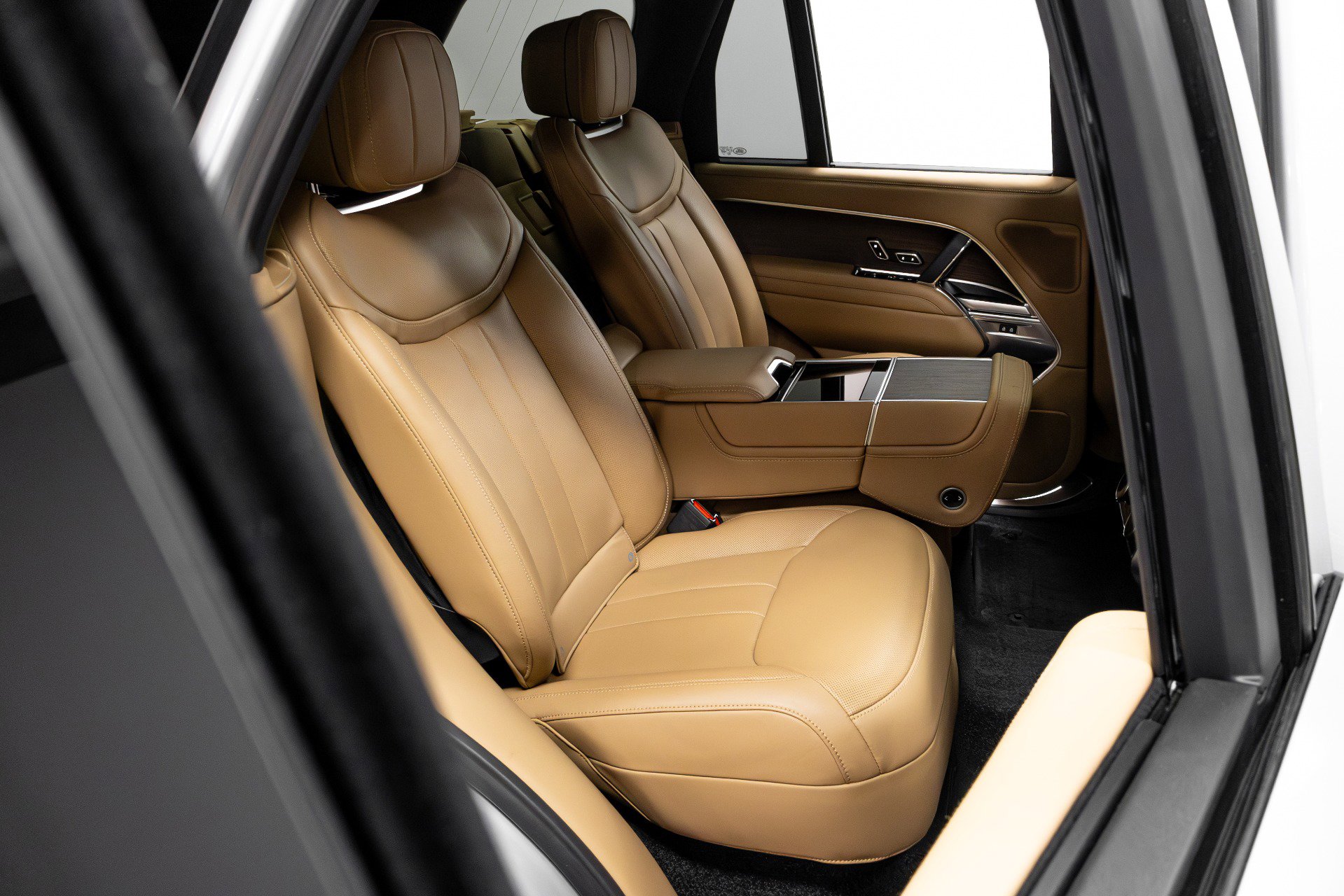 Used 2023 Land Rover Range Rover Autobiography image 23