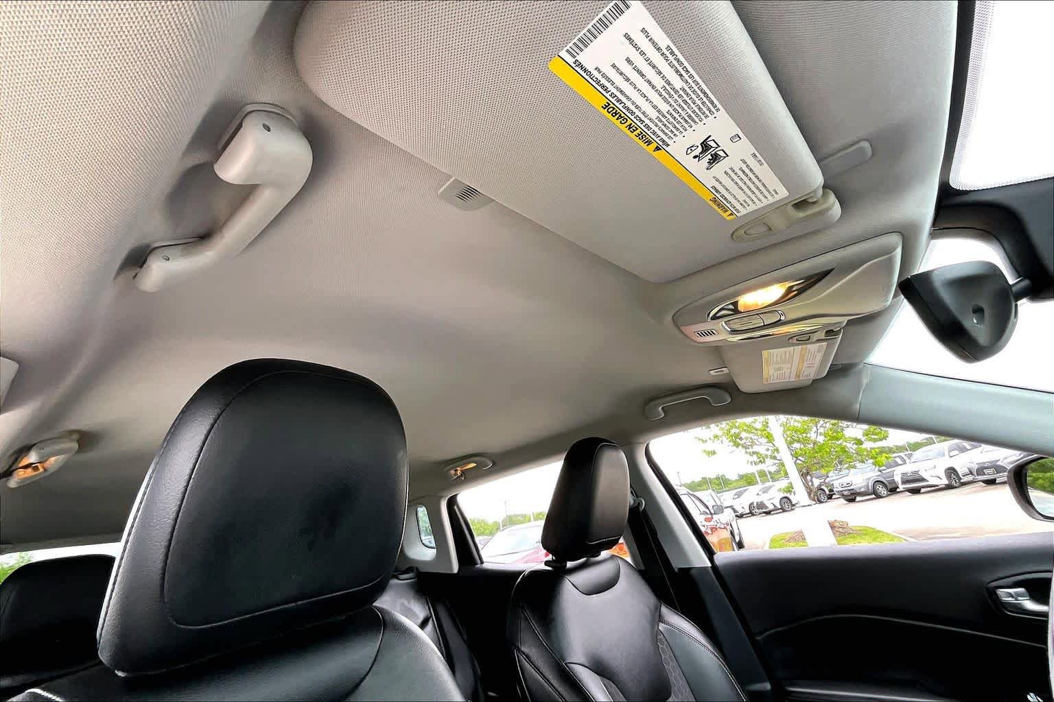 Used 2018 Jeep Compass Latitude w/ Popular Equipment Group FWD image 13