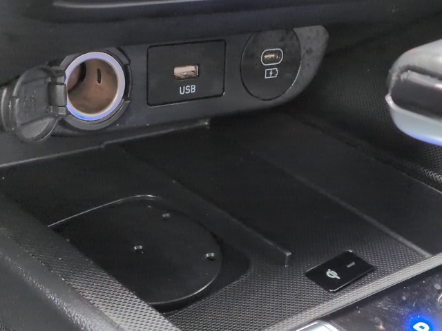 Used 2025 Hyundai Elantra SEL FWD image 21