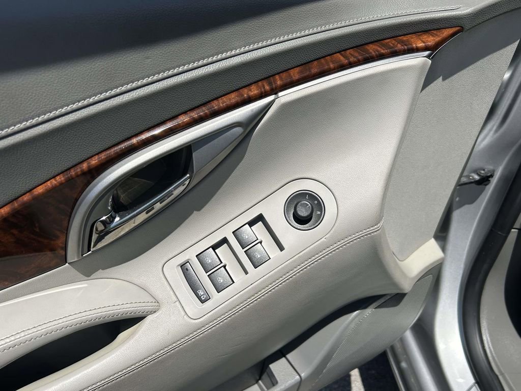Used 2010 Buick LaCrosse CXL FWD image 19