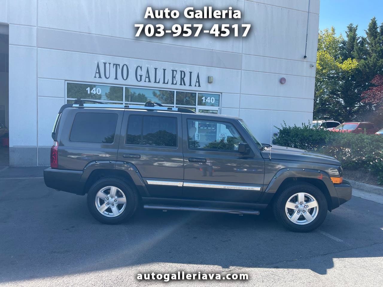 Used 2006 Jeep Commander Limited AWD/4WD image 1