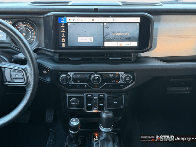 Used 2025 Jeep Gladiator Sport AWD/4WD image 16