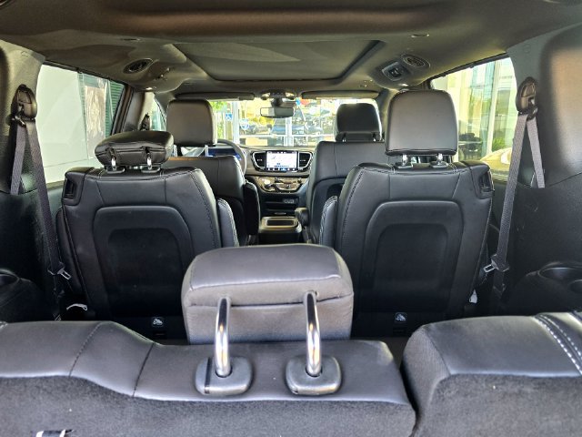 Certified 2025 Chrysler Pacifica Select AWD/4WD image 24