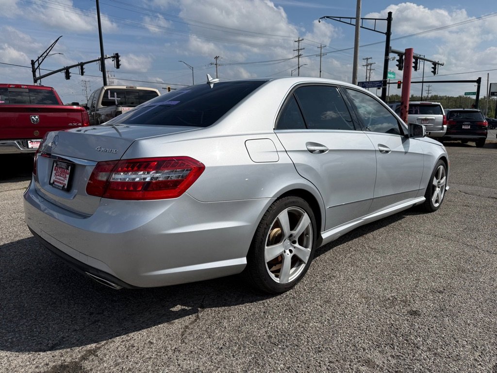 Used 2010 Mercedes-Benz E 350 4MATIC Sedan image 5