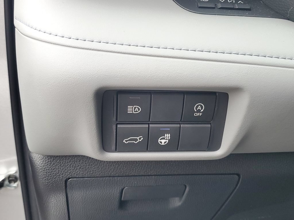 Used 2024 Toyota Highlander Limited AWD/4WD image 12