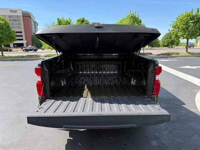 Used 2023 Chevrolet Silverado 1500 LT w/ Z71 Off-Road Package AWD/4WD image 5