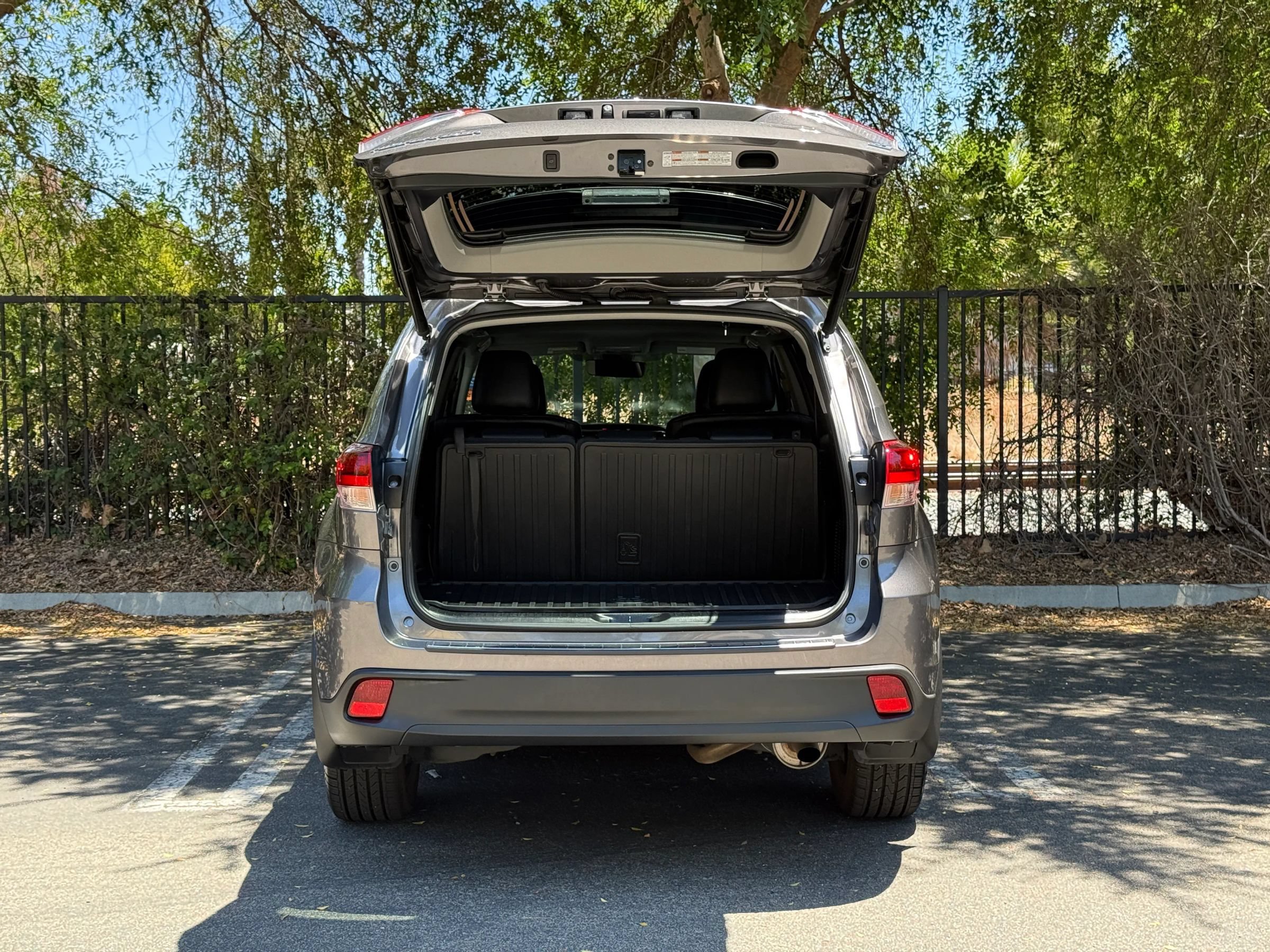 Used 2019 Toyota Highlander SE FWD image 34
