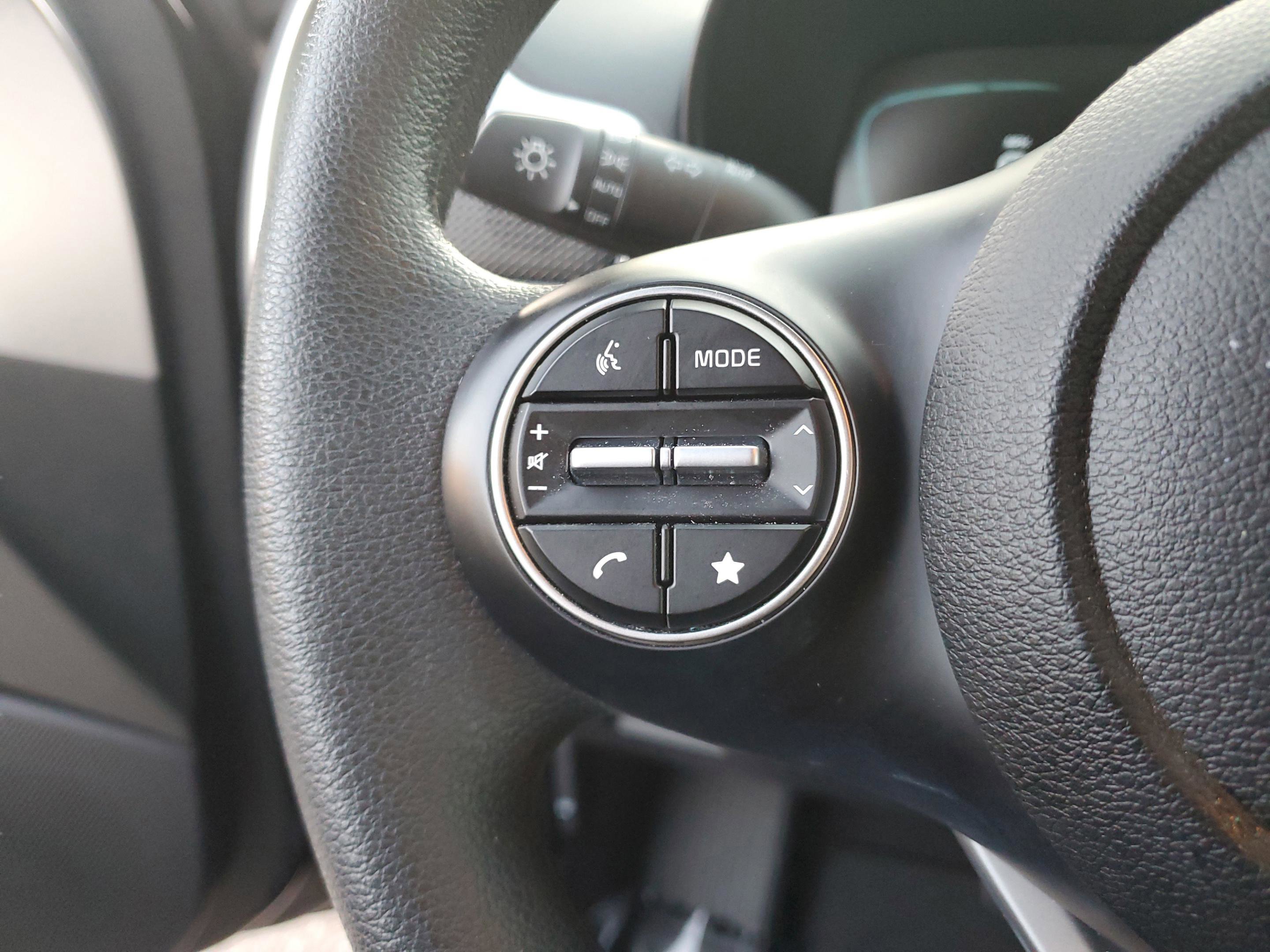 Certified 2025 Kia Soul LX image 28