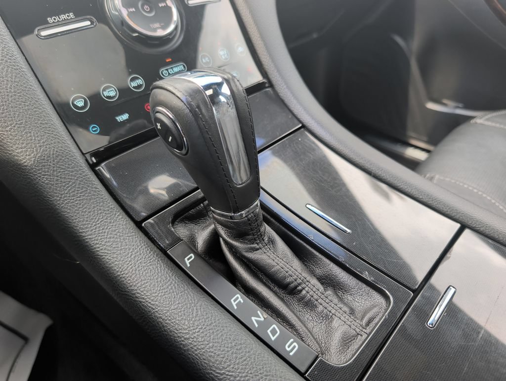 Used 2014 Ford Taurus Limited w/ Equipment Group 301A AWD/4WD image 16