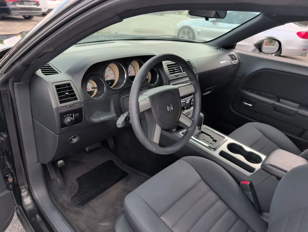 Used 2010 Dodge Challenger SE RWD image 20