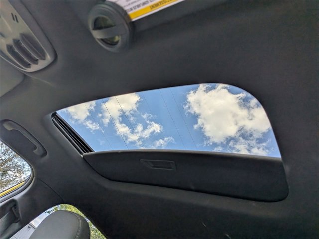 Used 2024 Chevrolet Trax RS w/ Sunroof Package image 16