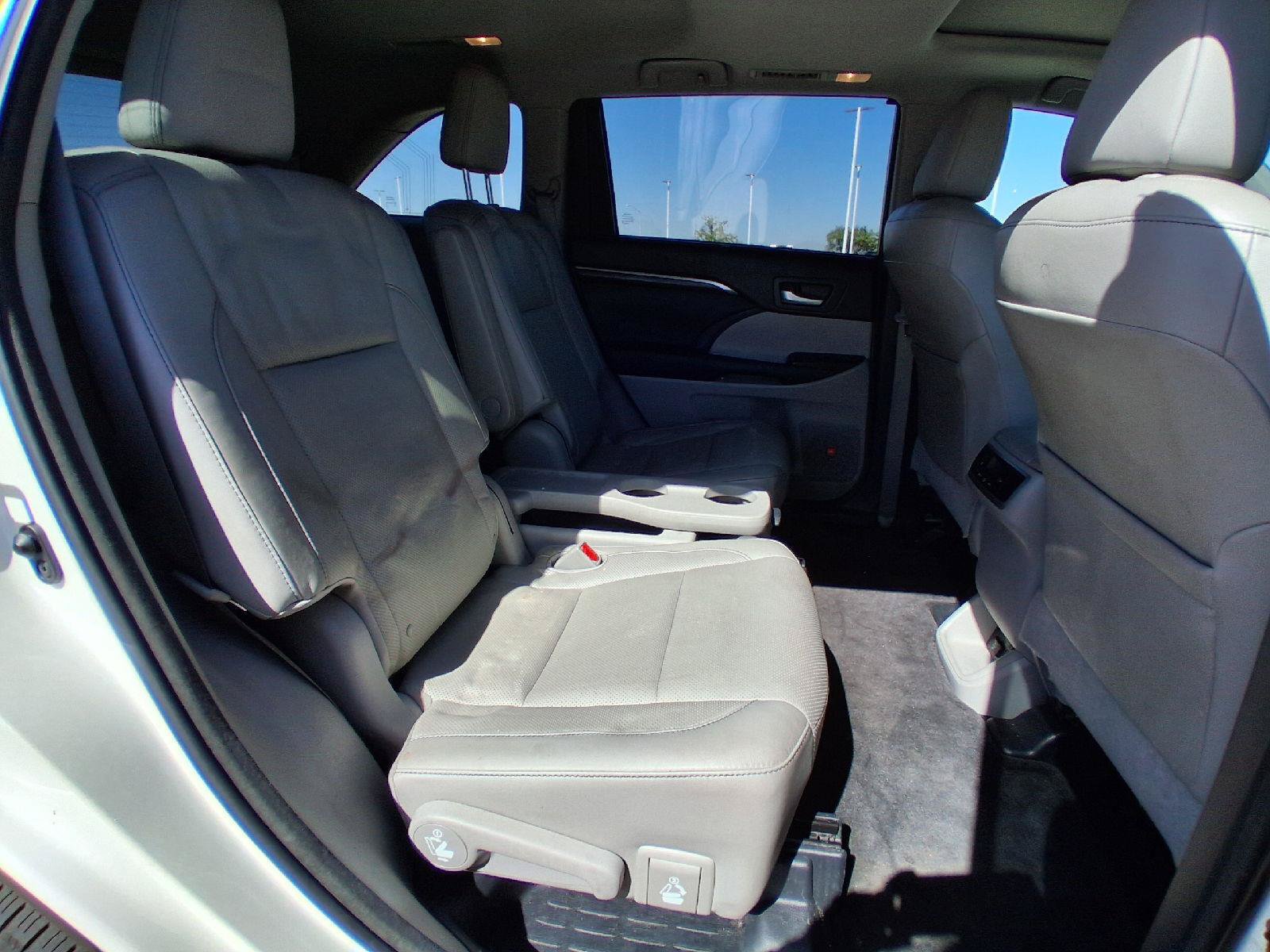 Used 2014 Toyota Highlander Limited FWD image 20