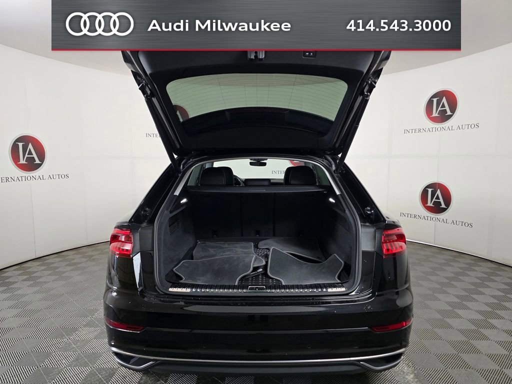 Used 2023 Audi Q8 Premium w/ Convenience Package AWD/4WD image 9