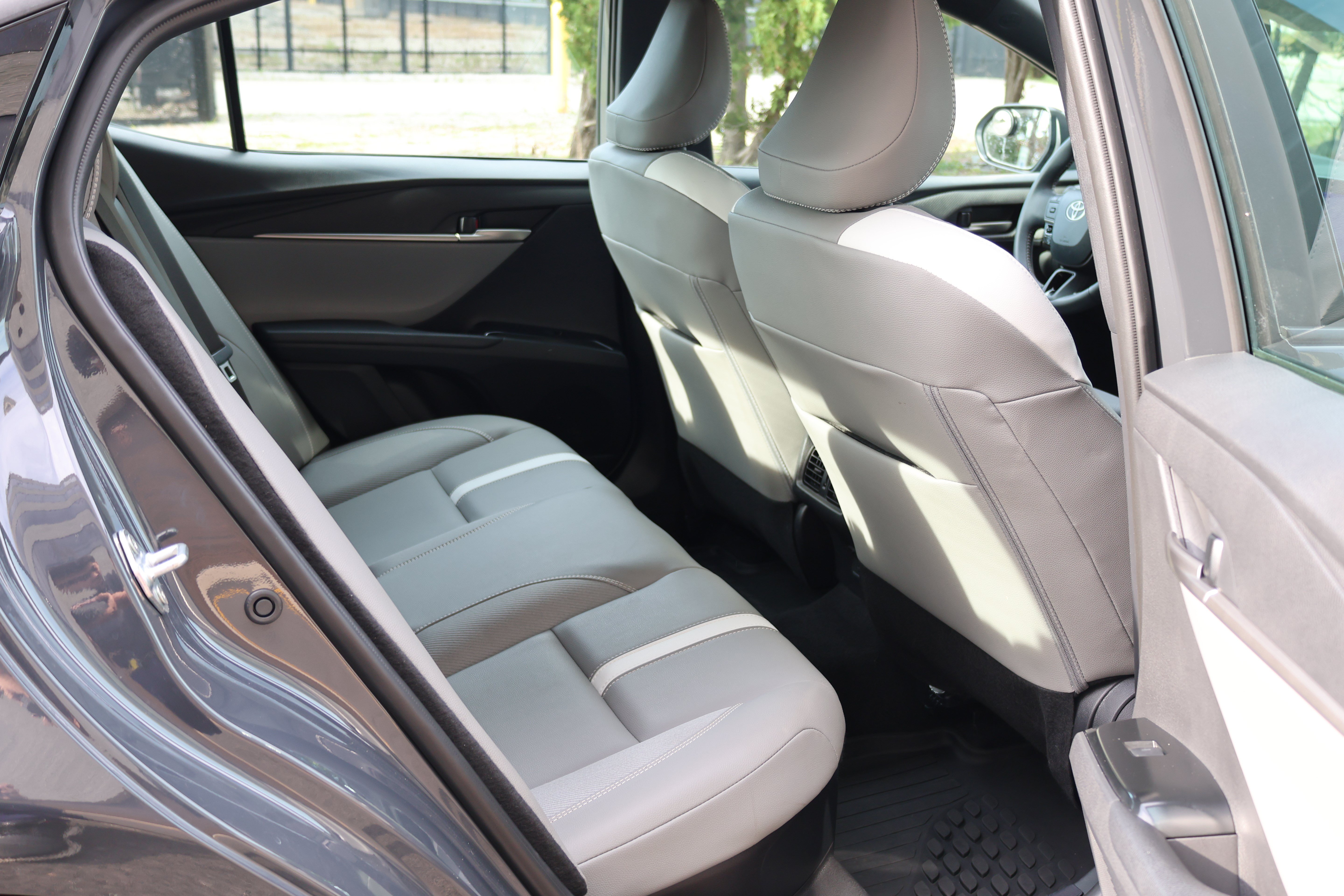 Certified 2025 Toyota Camry SE FWD image 17