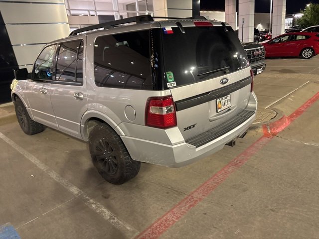 Used 2015 Ford Expedition XLT image 4