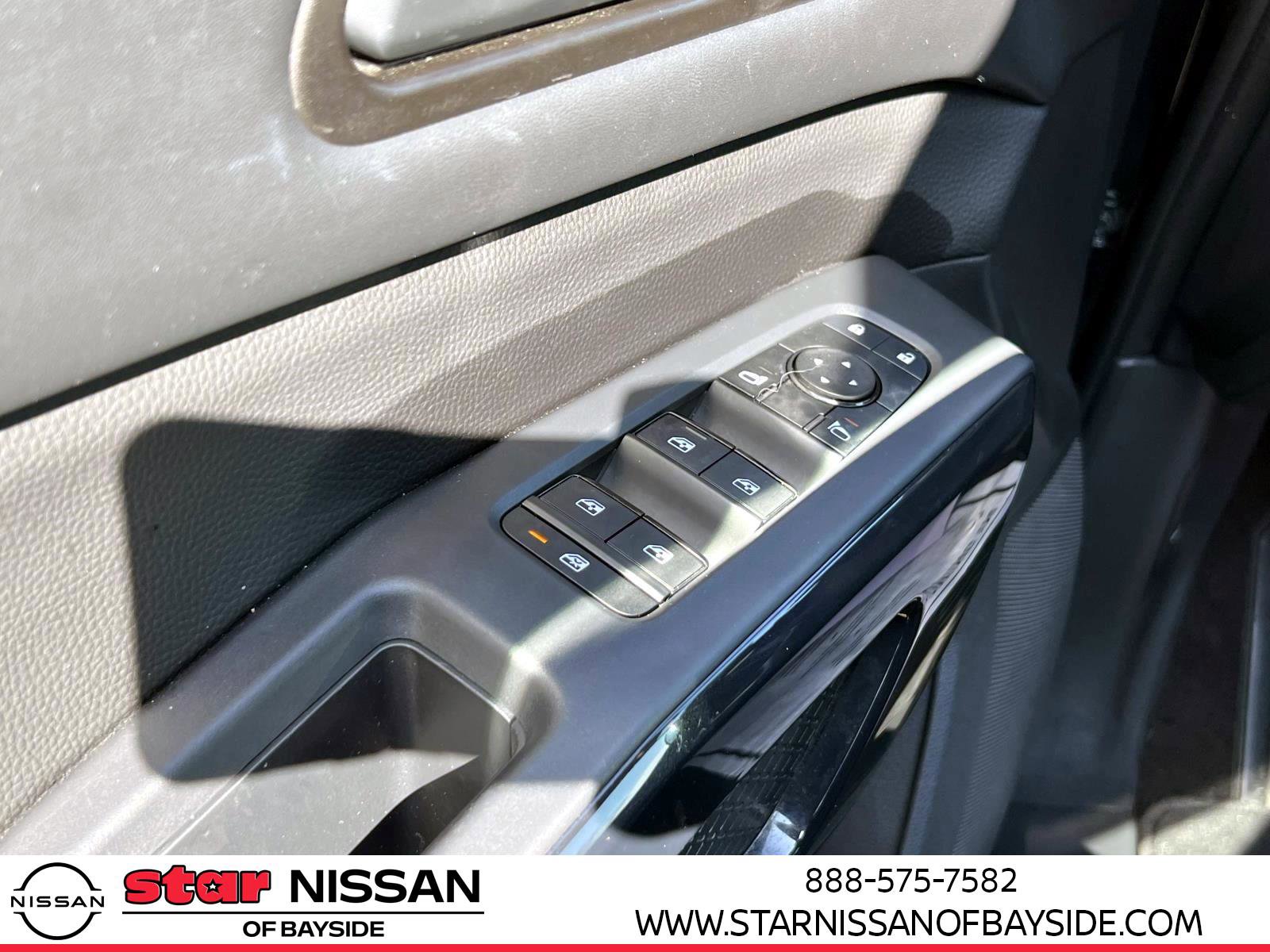 Used 2024 Nissan Pathfinder S image 14