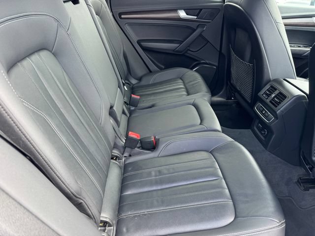 Used 2022 Audi Q5 2.0T Premium w/ Convenience Package AWD/4WD image 9