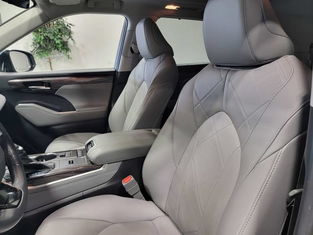 Used 2021 Toyota Highlander Platinum AWD/4WD image 13