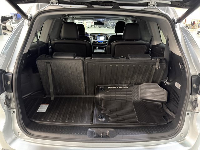 Used 2019 Toyota Highlander Limited w/ Protection Package #3 AWD/4WD image 12