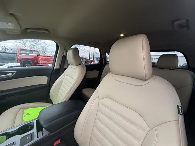 Used 2022 Ford Edge SEL w/ Convenience Package image 28