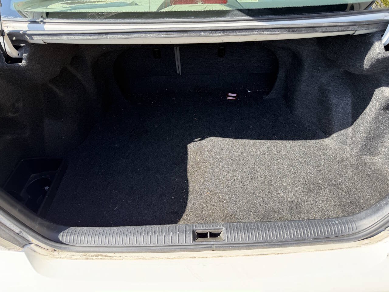 Used 2005 Toyota Camry LE FWD image 8