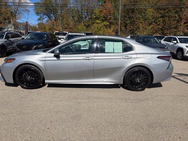 Used 2023 Toyota Camry XSE FWD image 3