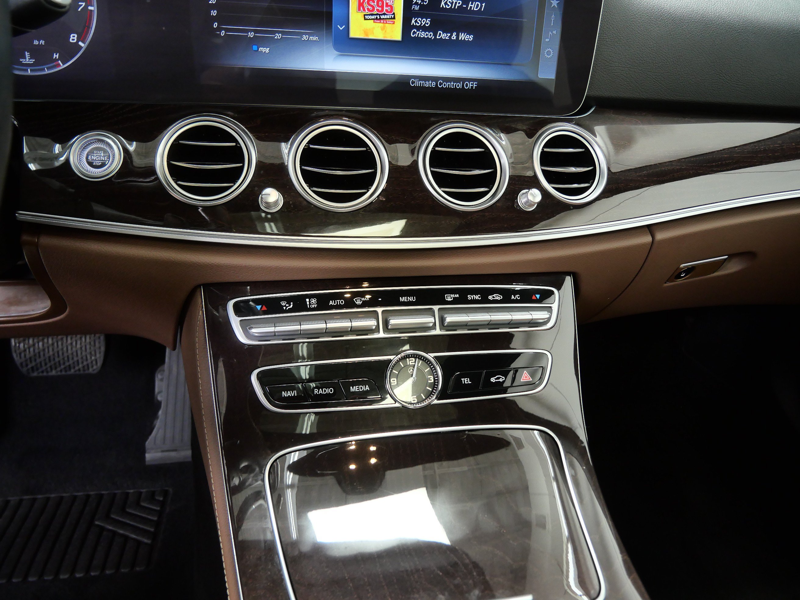 Used 2020 Mercedes-Benz E 350 4MATIC Sedan image 21