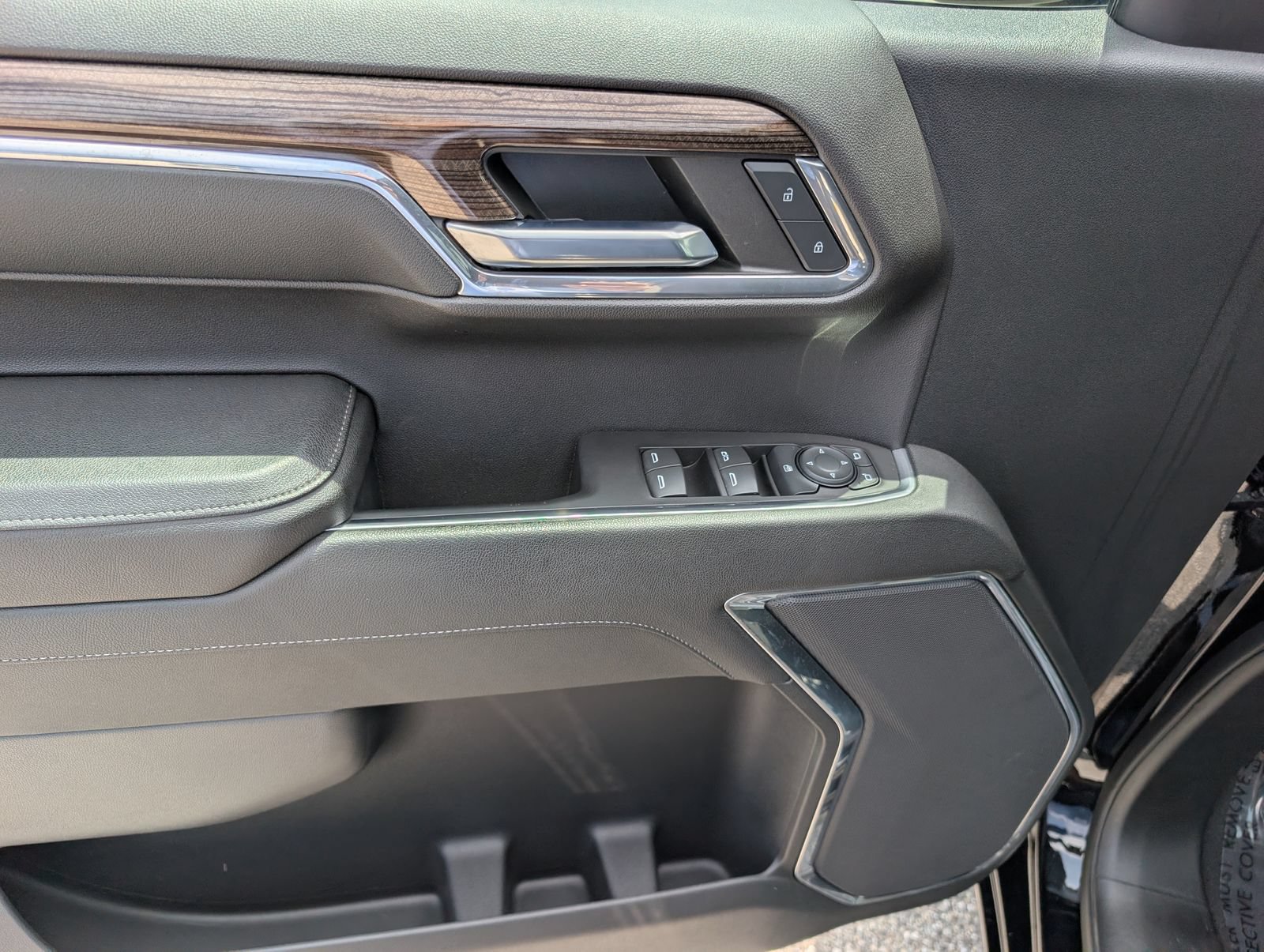Used 2023 Chevrolet Silverado 1500 LT AWD/4WD image 19