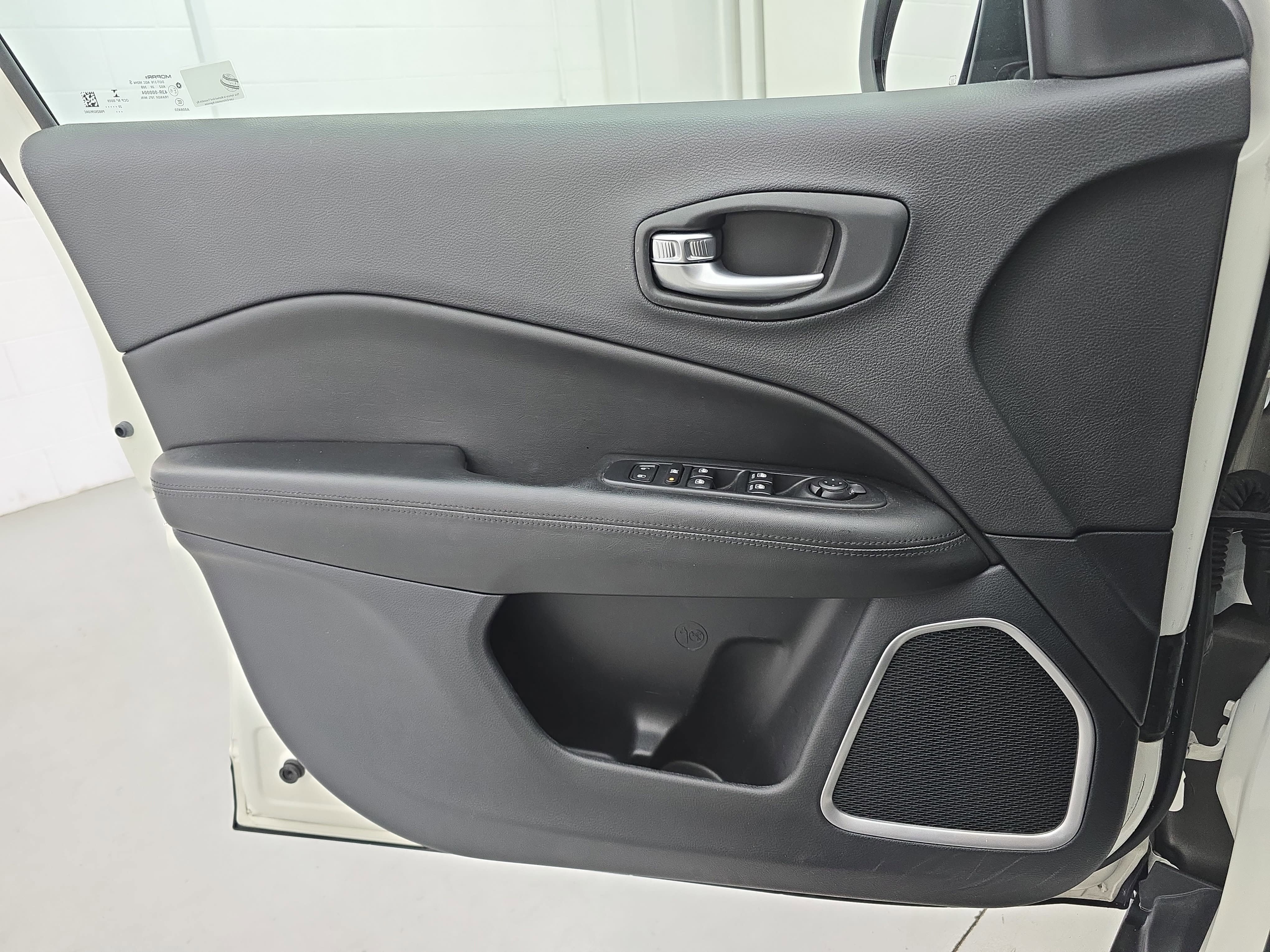 Used 2021 Jeep Compass Latitude image 25