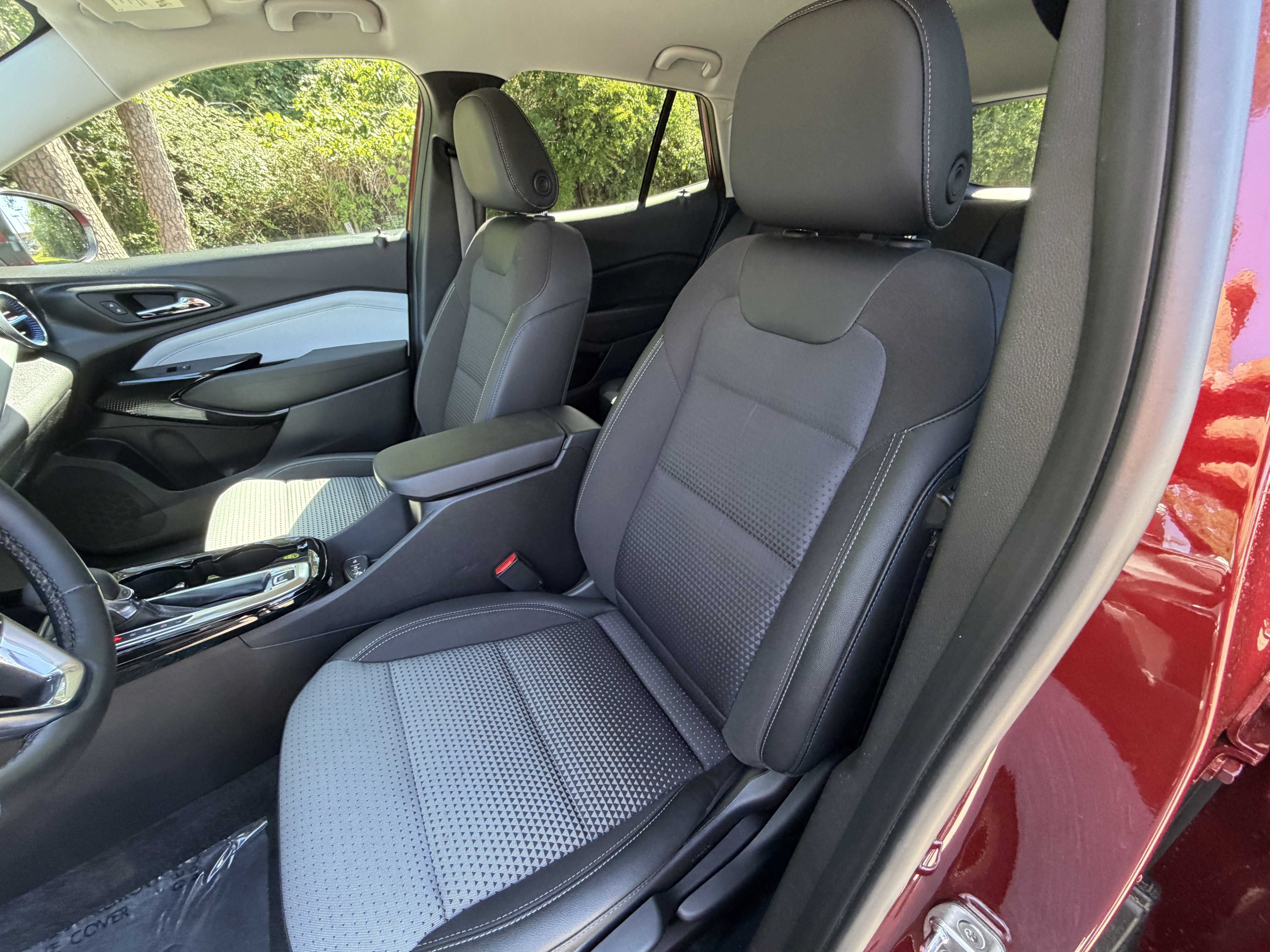 Used 2024 Chevrolet Trax LT w/ Driver Confidence Package image 13