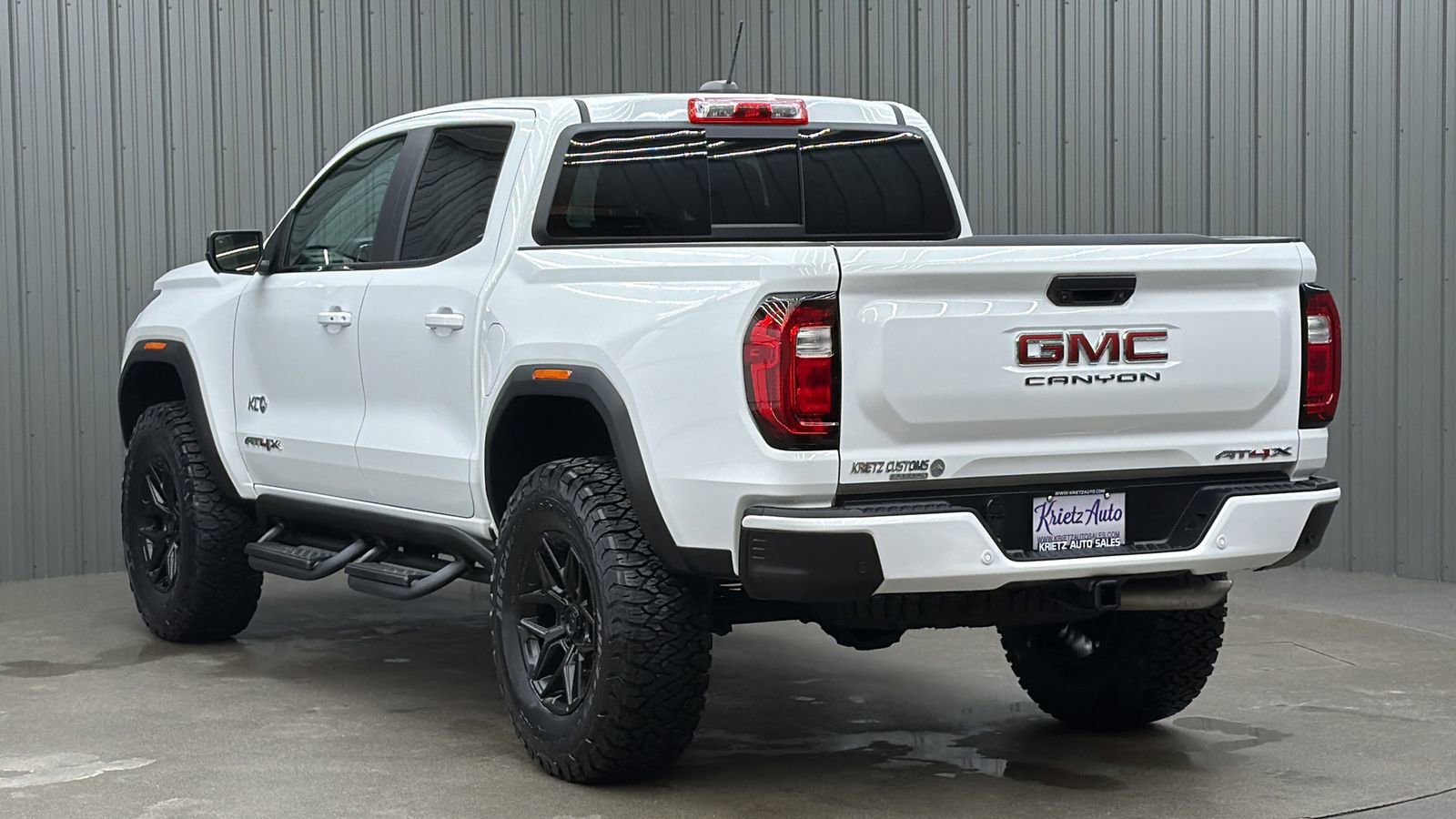 Used 2024 GMC Canyon AT4X image 3