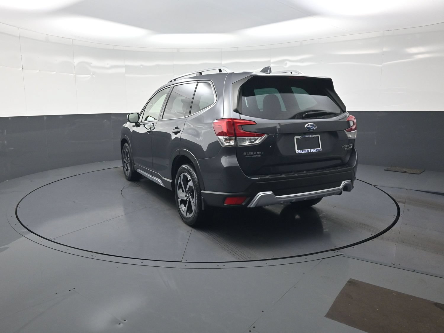 Used 2023 Subaru Forester Touring AWD/4WD image 5