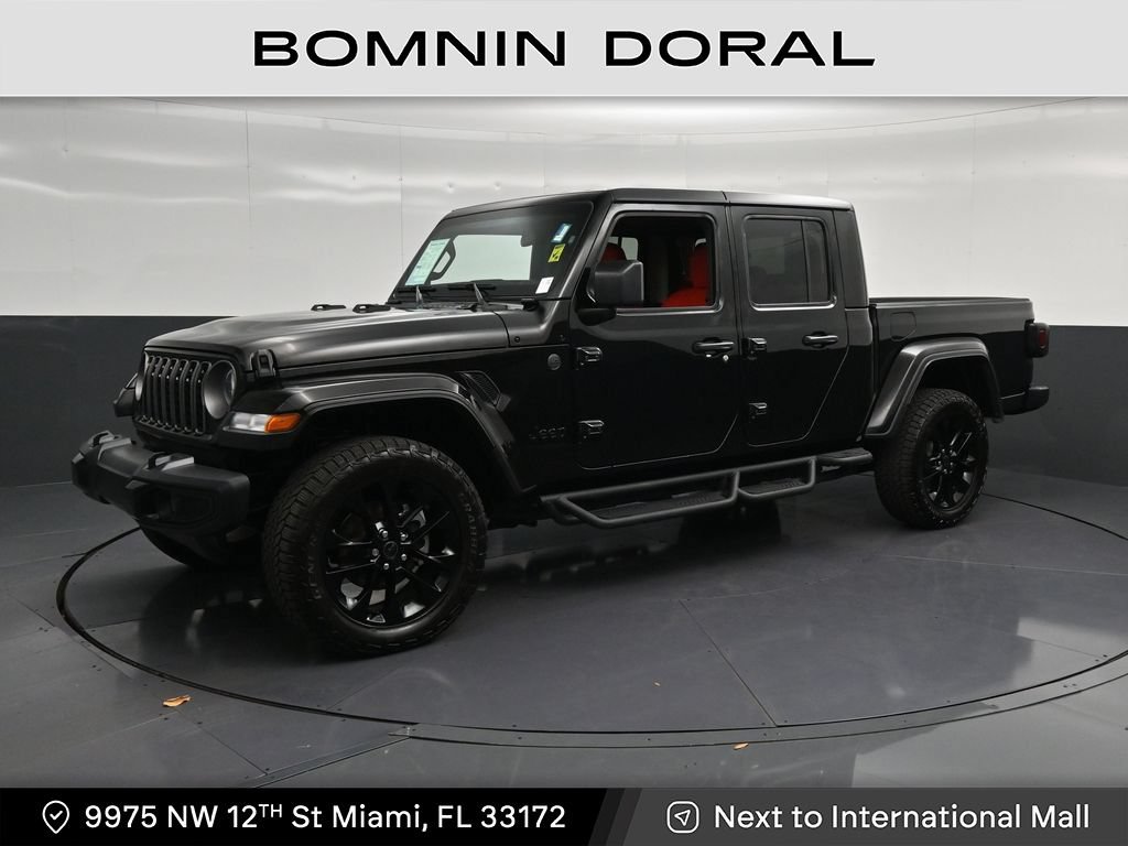 Used 2025 Jeep Gladiator Sport AWD/4WD image 1