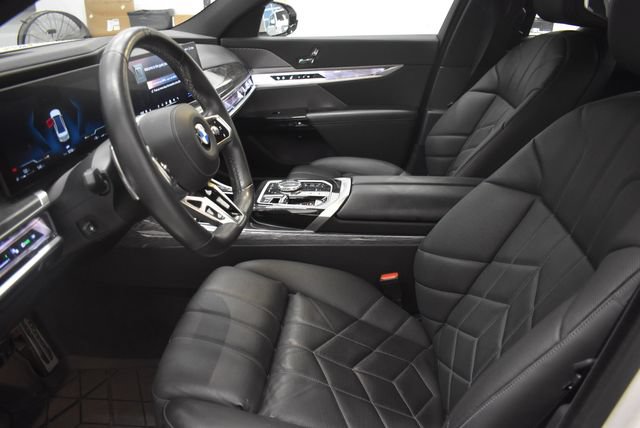 Used 2024 BMW 740i xDrive w/ Executive Package AWD/4WD image 22