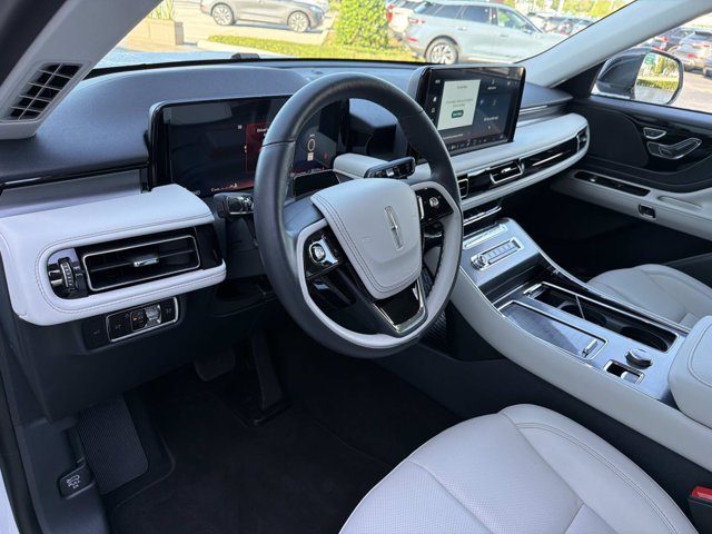 New 2026 Lincoln Aviator 2WD image 14