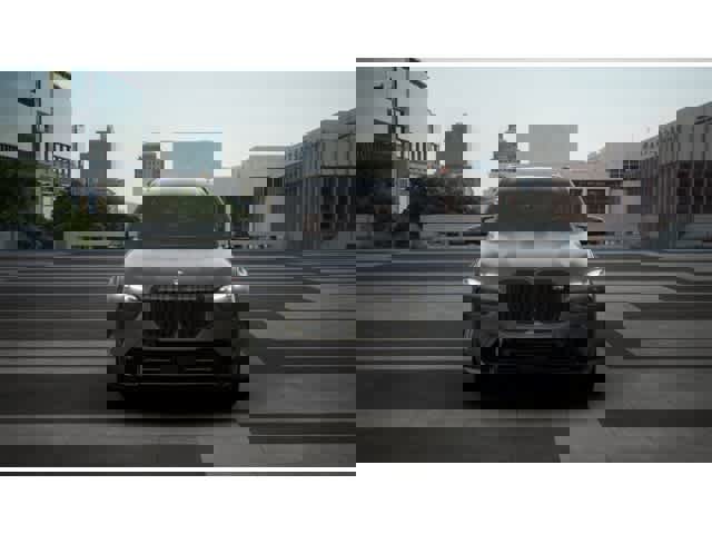 New 2026 BMW X7 M60i image 3