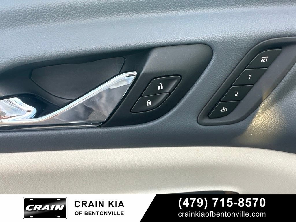 Used 2021 GMC Acadia Denali w/ Denali Technology Package FWD image 16