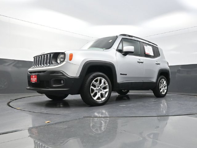 Used 2017 Jeep Renegade Latitude w/ Cold Weather Group AWD/4WD image 33