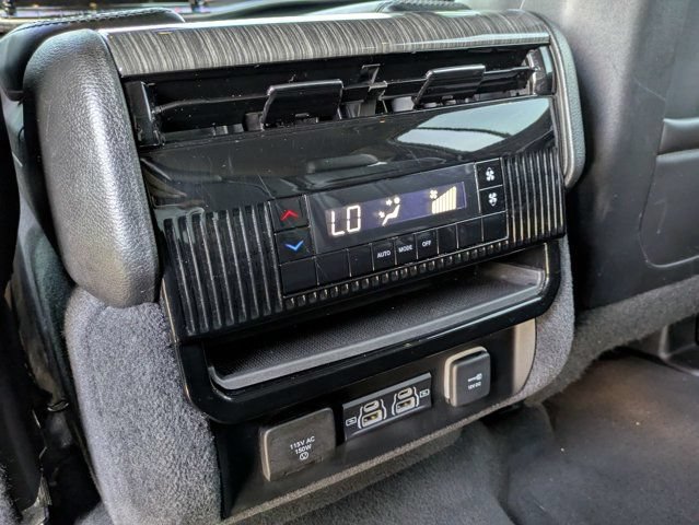 Used 2022 Jeep Wagoneer Series II RWD image 16