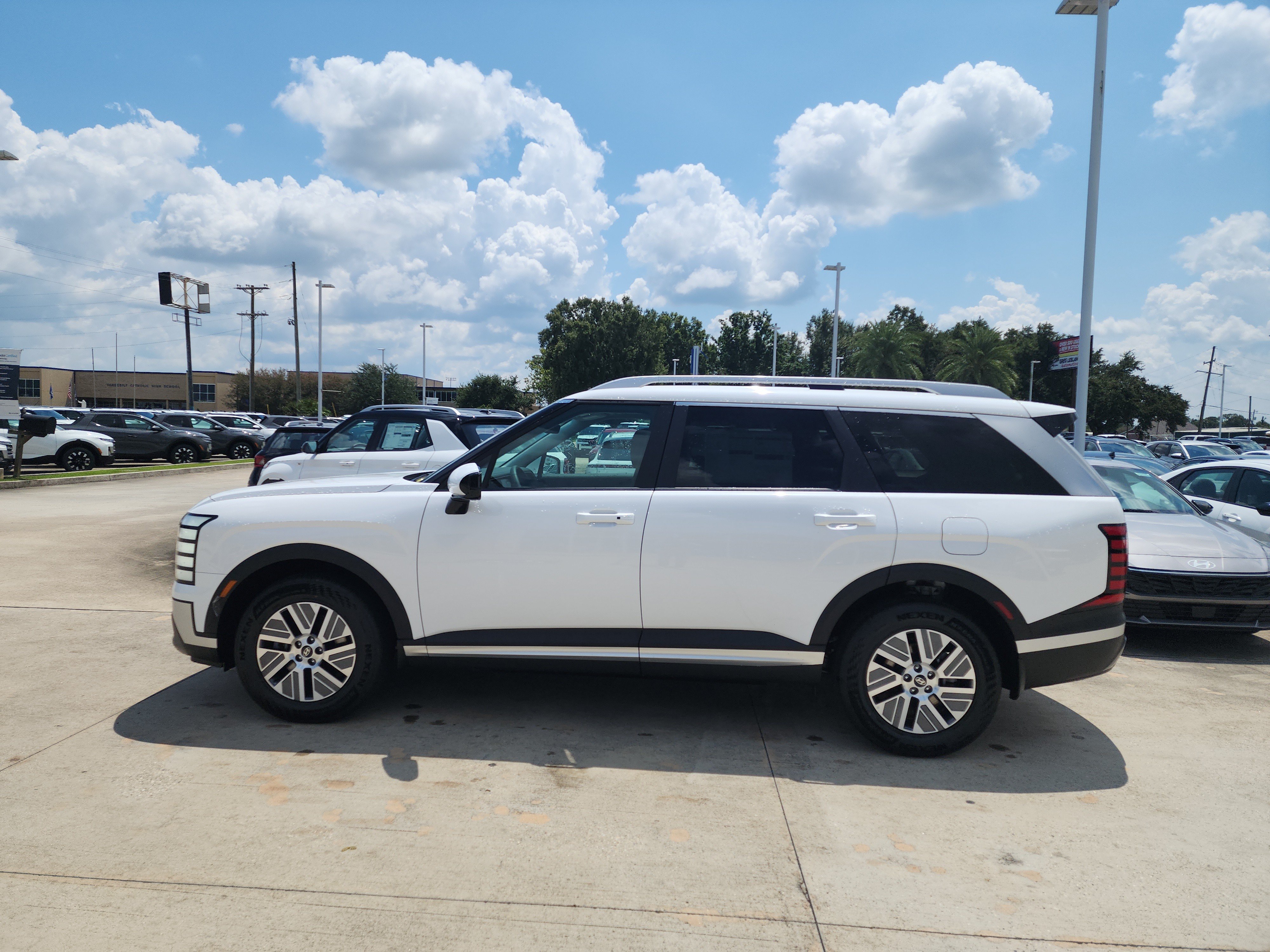 New 2026 Hyundai Palisade FWD Hybrid image 4